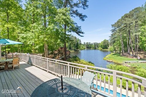5404 Jackson Pt, Marietta, GA 30068-1817