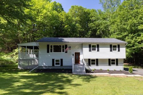17 Valley Field Rd, Sandy Hook CT  06482-1096 exterior