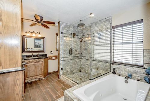 317 County Road 893a, Angleton TX 77515-9490 exterior