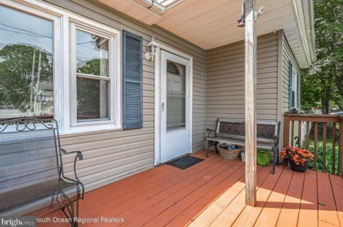 412 Main St, Berkeley Township, NJ 08721-2622