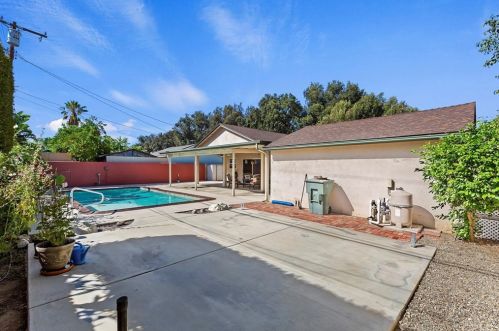 3687 Roslyn St, Riverside CA  92504-3536 exterior