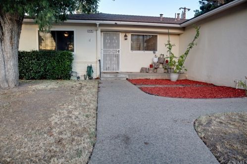 4636 7th St, Fresno, CA 93726-0925