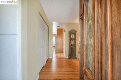 3562 Skylark Dr, Concord CA  94520-1515 exterior