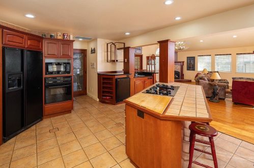 10140 Olympic Blvd, Truckee CA  96161-1701 exterior