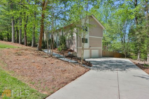 5554 Woodberry Cir, Marietta, GA 30068-1841