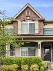 1044 Ingram St, Bellevue, WA 98029-5415