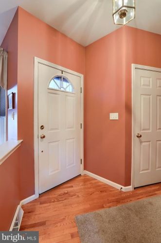 15 Weaver Ave, Ephrata, PA 17522-1368