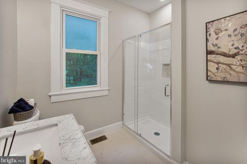 9715 Capitol View Ave, Silver Spring MD 20910-1033 exterior