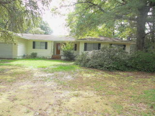 3063 Akin Rd, Jesup, GA 31546-1109