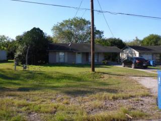 1006 Mesquite St, Refugio, TX 78377-3021