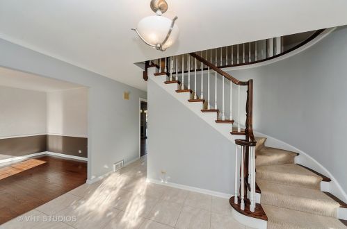 1070 Smt Dr, Bannockburn IL  60015-1879 exterior