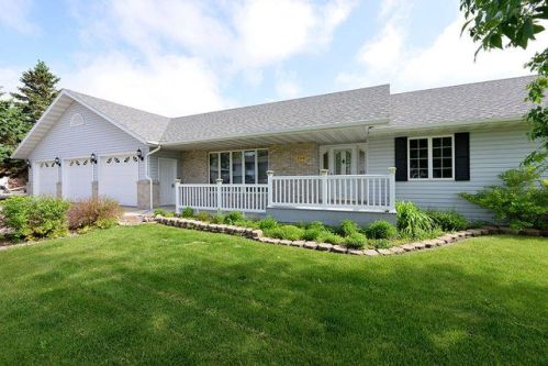300 15th St, Jamestown, ND 58401-2368