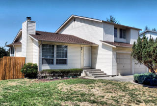 10218 C St, Tacoma, WA 98445-2075