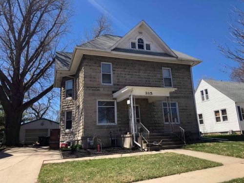 315 College Ave, Geneseo, IL 61254-1215