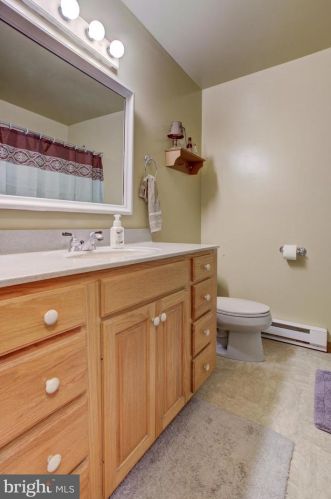 765 Dustin Dr, Lancaster PA  17601-1267 exterior