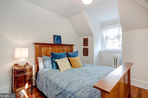 301 Gravers Ln, Philadelphia PA 19118-2802 exterior