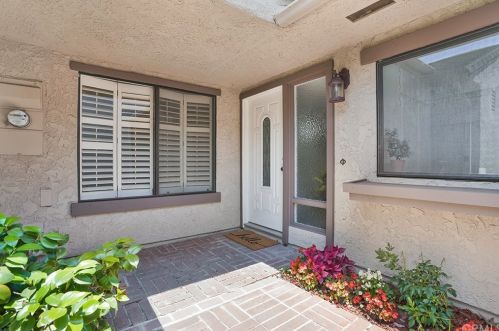 5215 Thorn Tree Ln, Irvine CA  92612-2346 exterior