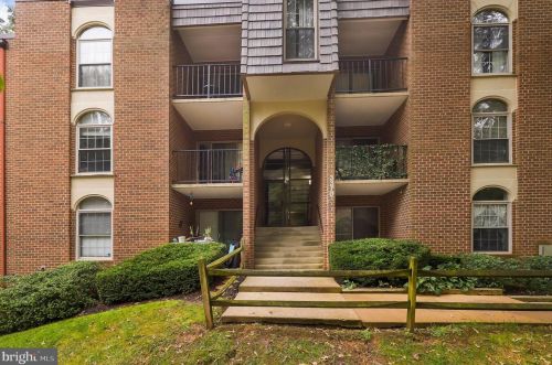 3370 Woodburn Rd, Annandale, VA 22003-1214