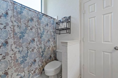 2121 Stradivarius Ln, Carrollton TX 75007-2218 exterior