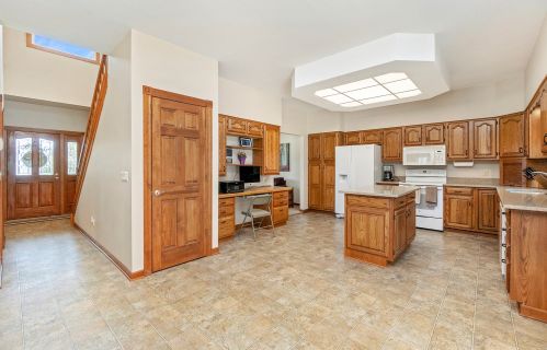 2550 4670th Rd, Somonauk, IL 60552-9604
