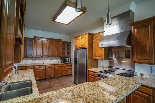 2546 Preskitt Rd, Decatur, TX 76234-4643