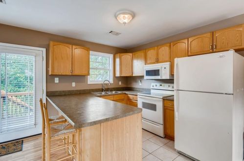 1362 Eubanks Ave, Atlanta GA  30344-4909 exterior
