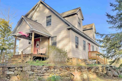 392 Lovejoy Rd, Concord, NH 03307-1010