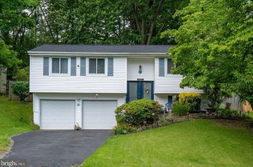 16014 Normandy Ct, Woodbridge, VA 22191-4344