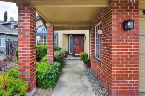9491 Crowell Dr, Elk Grove, CA 95624-3534