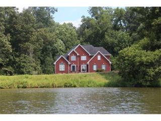 614 Lakeshore Dr, Jefferson, GA 30549-2844