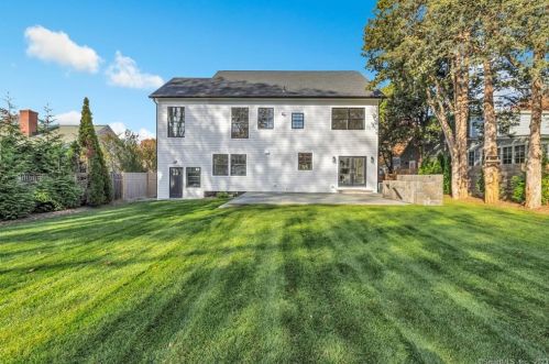 5 Shaw Ave, Norwalk CT  06854-2522 exterior