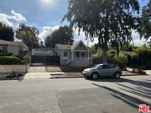 402 Ellis Ave, Inglewood, CA 90302-1318