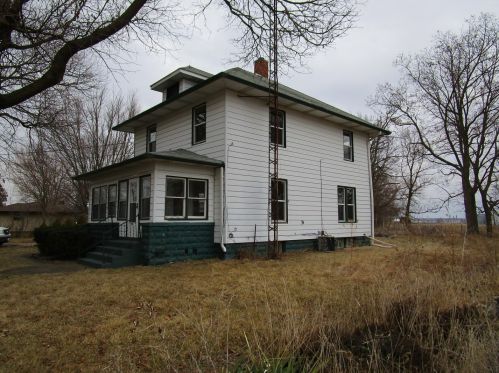 5920 Island Rd, Alden, IL 60033-8817