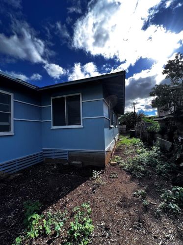 1810 Ashford St, Honolulu HI  96819-4015 exterior