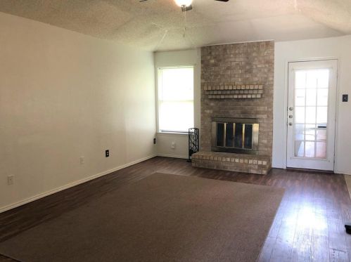 6504 Kary Lynn Dr, Fort Worth TX  76148-1720 exterior