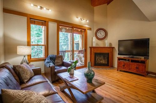 5017 Gold Bnd, Truckee, CA 96161-4106