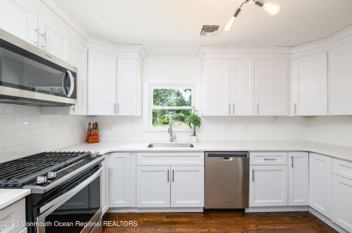 48 Hosford Ave, Leonardo NJ  07737-1738 exterior