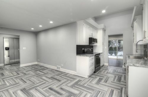 496 6th Ave, Addison, IL 60101-2407