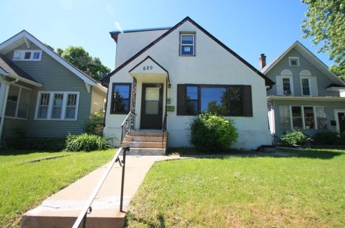 620 Hawthorne Ave, Saint Paul, MN 55130-3531