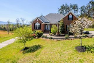 959 Charleston Park Dr, Seymour, TN 37865-4392