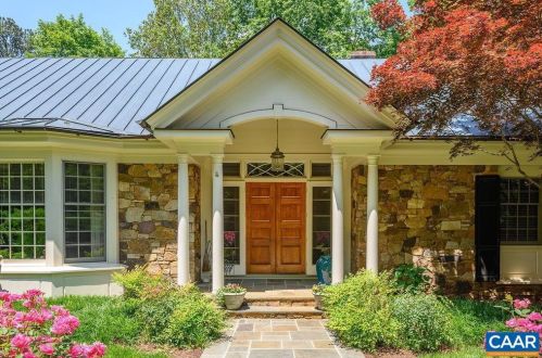1480 Garth Gate Ln, Charlottesville, VA 22901-8887