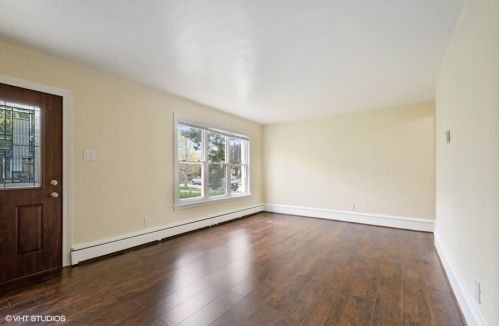 2841 Berwyn Ave, Chicago, IL 60625-3401