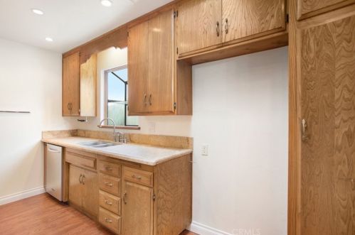 1551 Beacon Ave, Anaheim CA  92802-1313 exterior