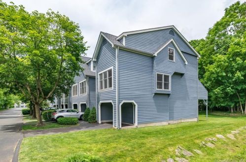12 Fawn Ridge Ln, Wilton CT  06897-4432 exterior