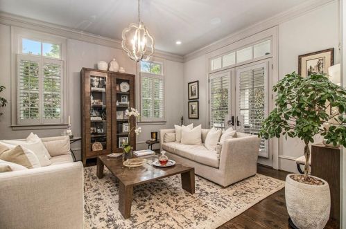 271 Hillside Dr, Atlanta GA  30342-3623 exterior