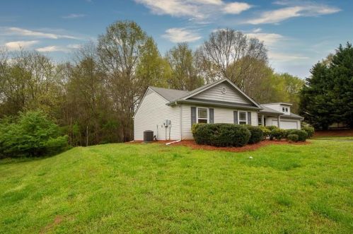 133 Glenfield Dr, Jefferson GA  30549-6821 exterior