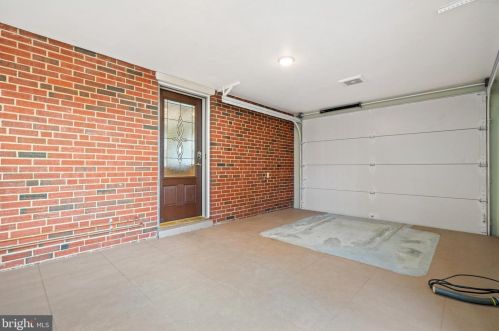 8017 Ellet Rd, Springfield VA  22151-1921 exterior