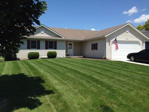 466 Lasalle Dr, Somonauk, IL 60552-9504