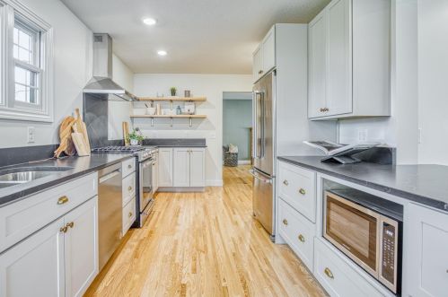 4900 Larkspur Ln, Minneapolis MN  55435-4028 exterior