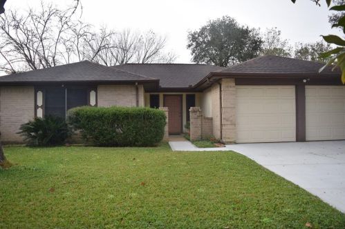 7114 Tara Dr, Richmond TX  77469-6025 exterior